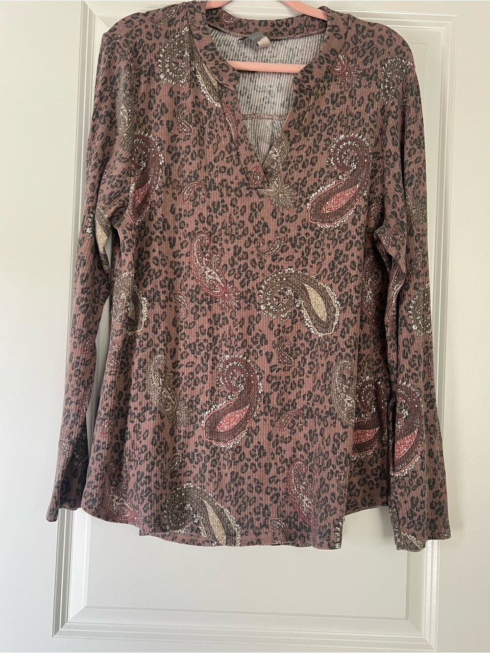 Long-Sleeve Mauve Paisley & Leopard Print V-Neck Top